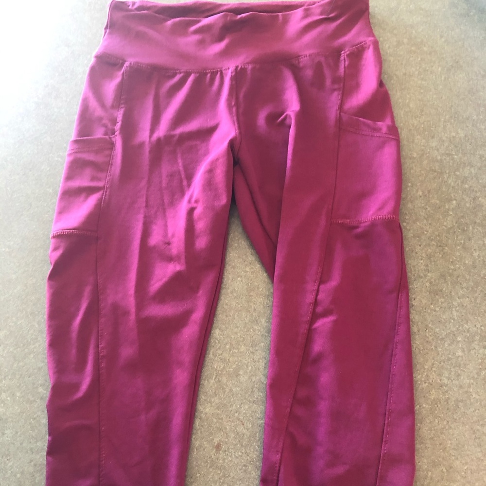 5/$25 Size medium Capri leggings